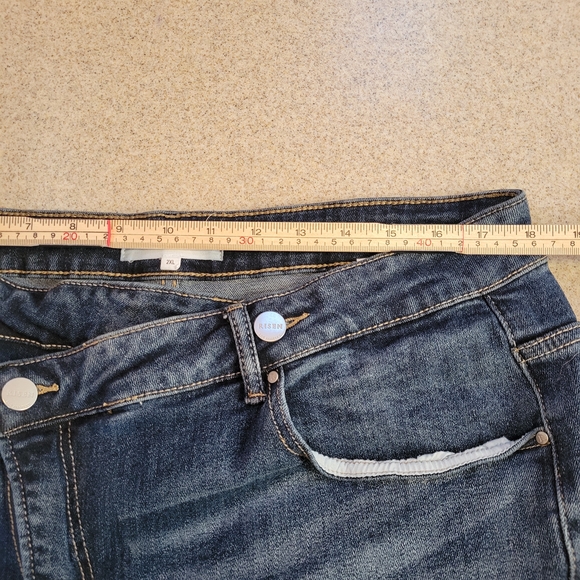 Risen ASYMMETRICAL Straight Leg Dark Blue Denim Jeans Size 2XL - Picture 5 of 7